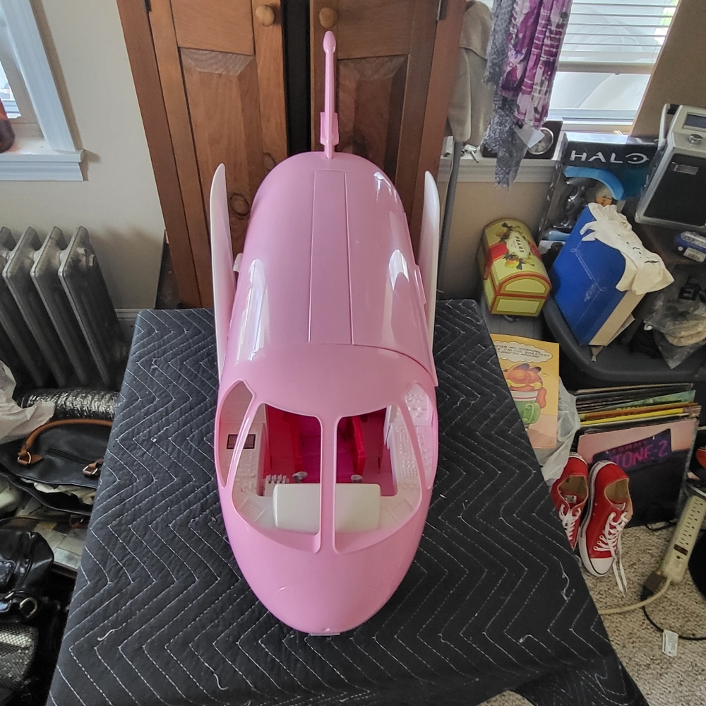 Barbie Glamour Jet - Picture 6 of 16